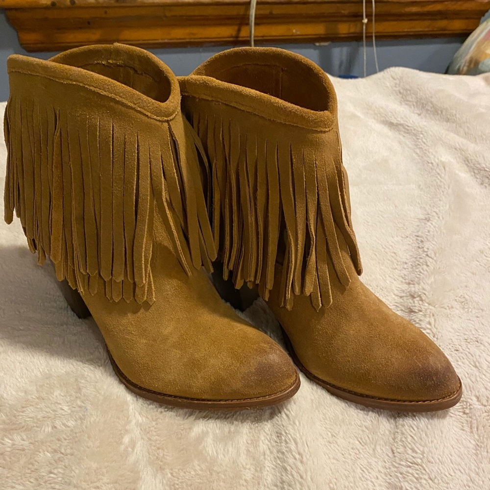 🆕 Tan Brown Frye Fringe Booties